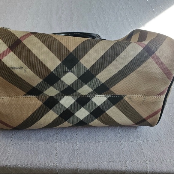 Burberry Beige/Black Nova Check PVC and Patent Leather Chester Bag - Picture 7 of 16